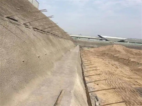 红塔河道边坡加固
